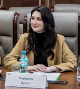 Попкова Анна Владимировна